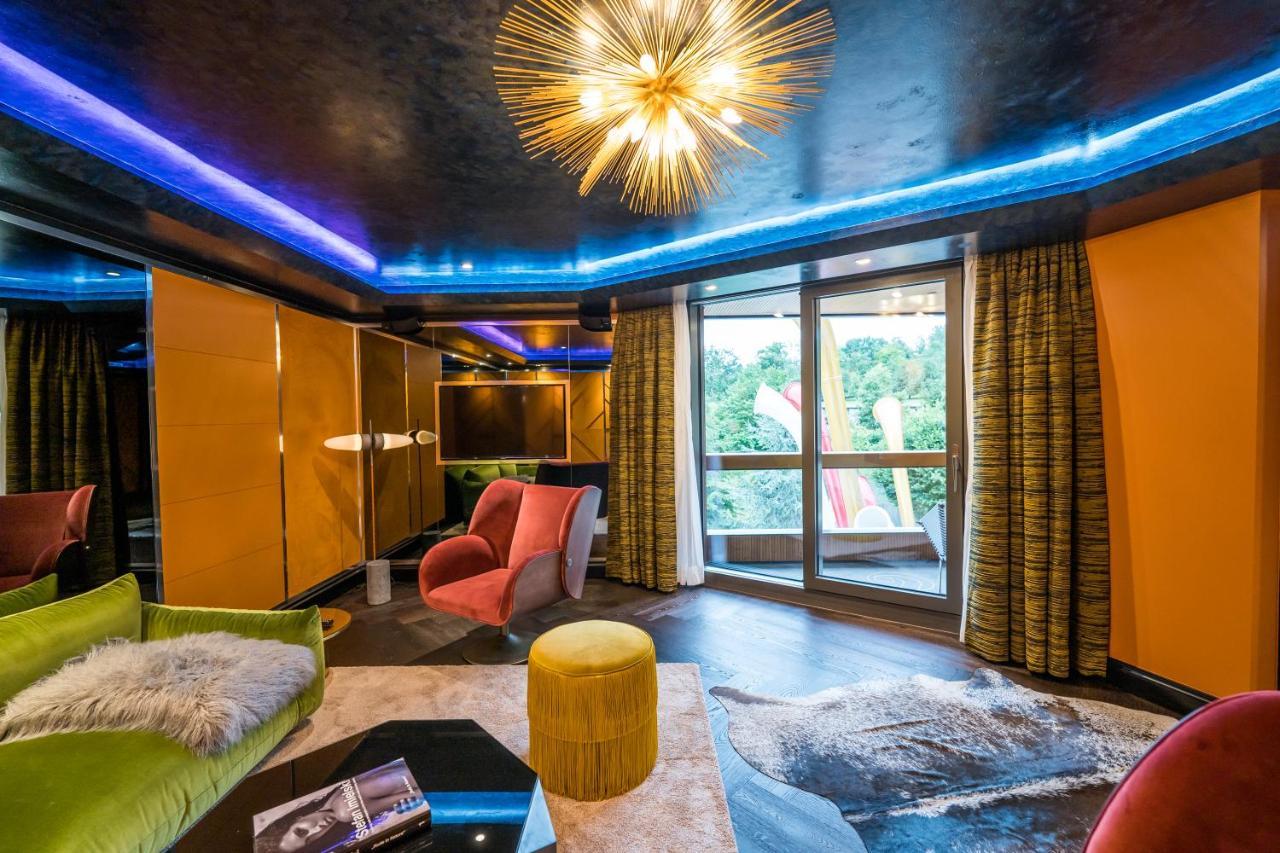 1 LETTO | Suite Come Play con Balcone, Cena di Capodanno e Festa al Cinque Studio